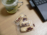 f0369 ちんすこうでお茶